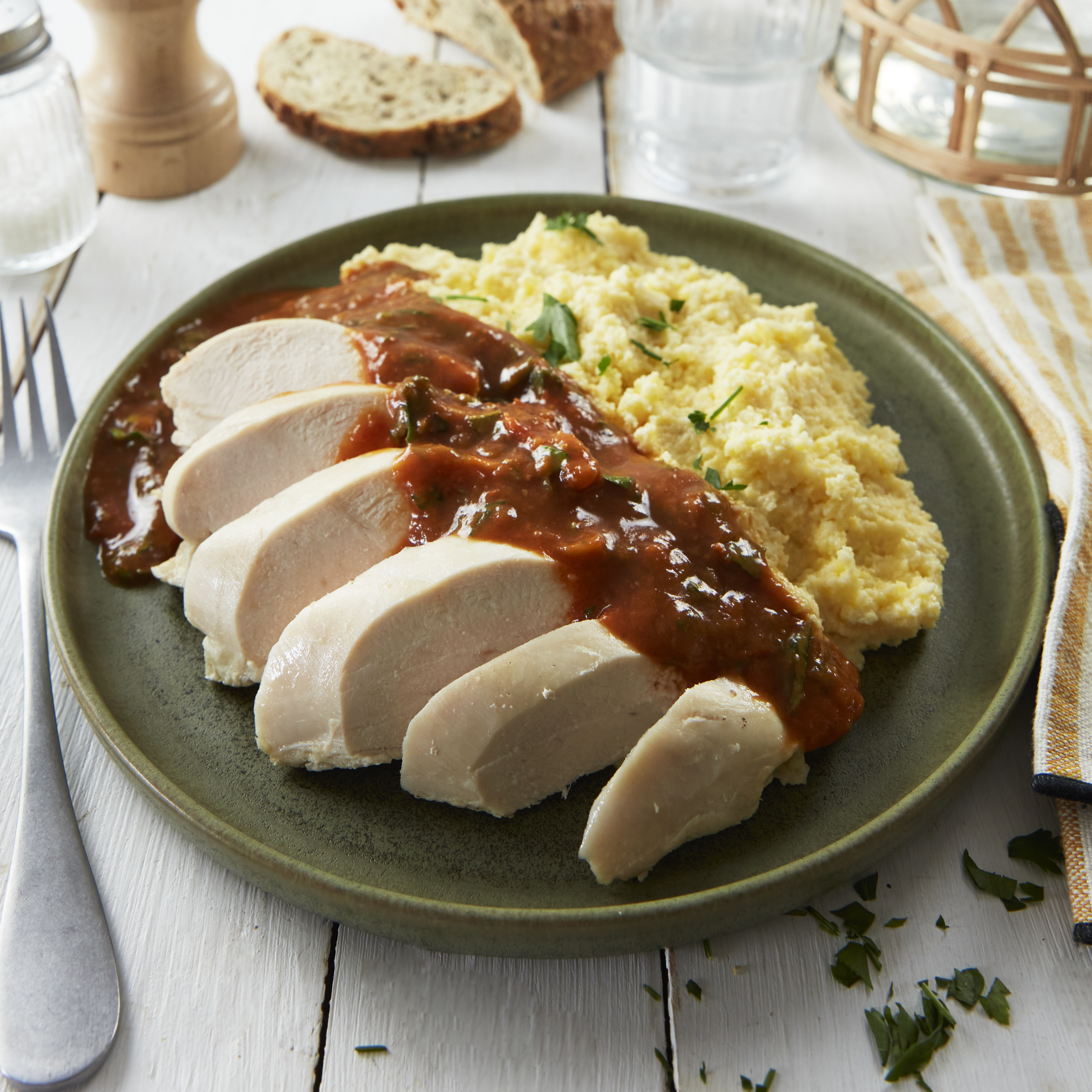 Image of (2) Poulet à l'italienne, polenta au thym et Grana Padano
