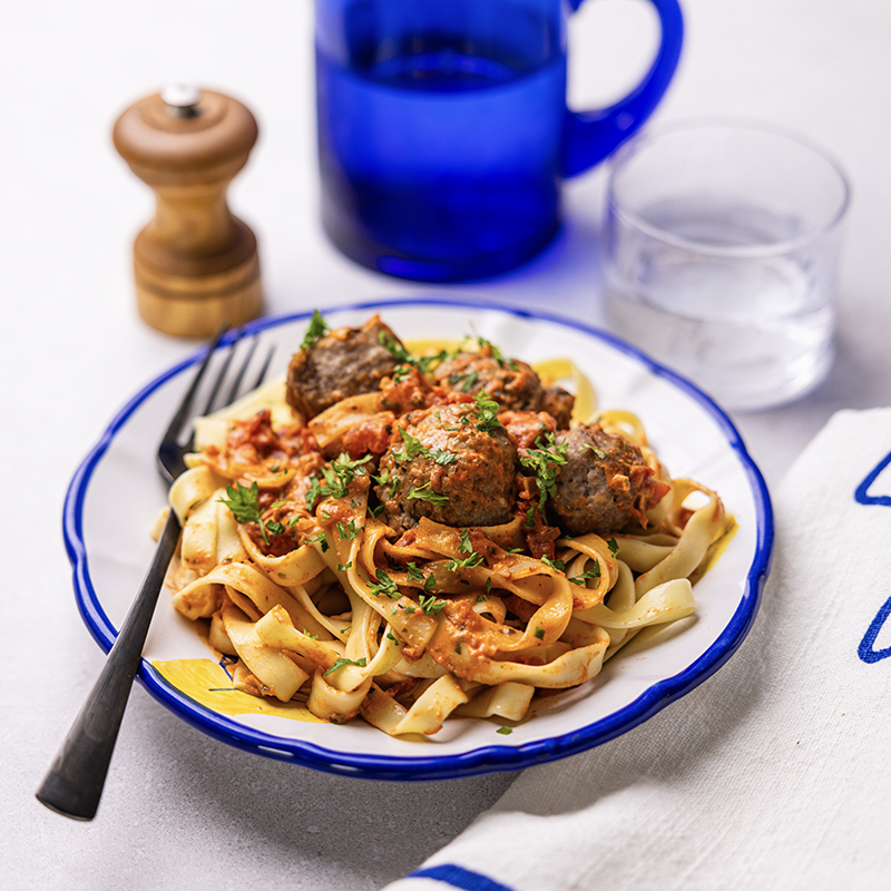 Boulettes de boeuf, tagliatelle à la sauce tomate